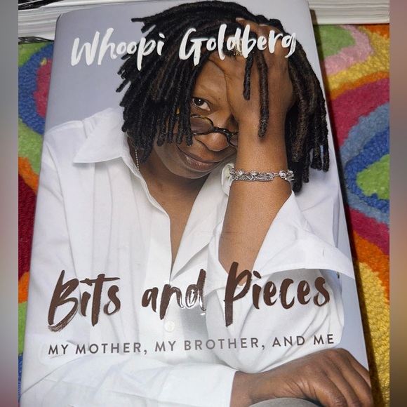 “Bits and Pieces: My Mother, My Brother, and Me”Whoopi Goldberg Signed - Picture 1 of 5
